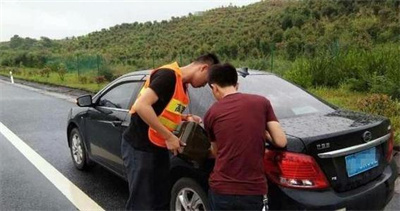 鹤山永福道路救援